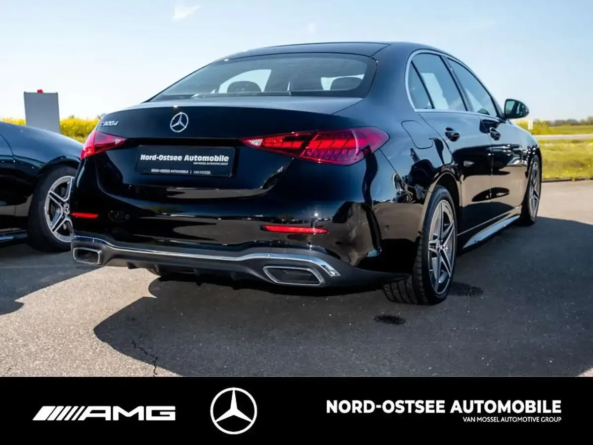 Gebraucht Mercedes C300 AMG 265 PS (194 kW) 2025 Obsidianschwarz metallic Limousine