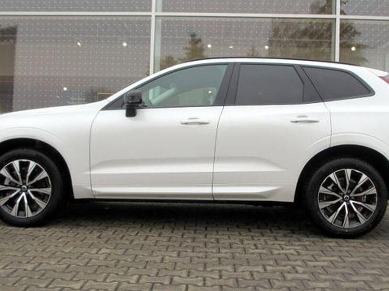Gebraucht Volvo XC60 Plus 197 PS (144 kW) 2024 Weiß SUV