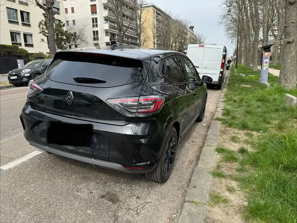 Gebraucht Renault Clio V Esprit Alpine 145 PS (106 kW) 2024 Schwarz Limousine