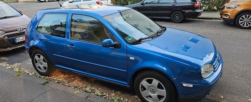 Blau Gebraucht 1999 VW Golf Trendline Limousine | 1.100 € (Fairer Preis) - Bild 1/4