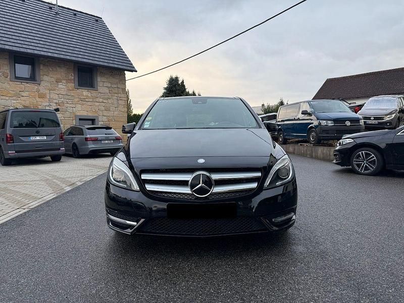Gebraucht Mercedes B220 170 PS (125 kW) 2013 Schwarz Van / Kleinbus