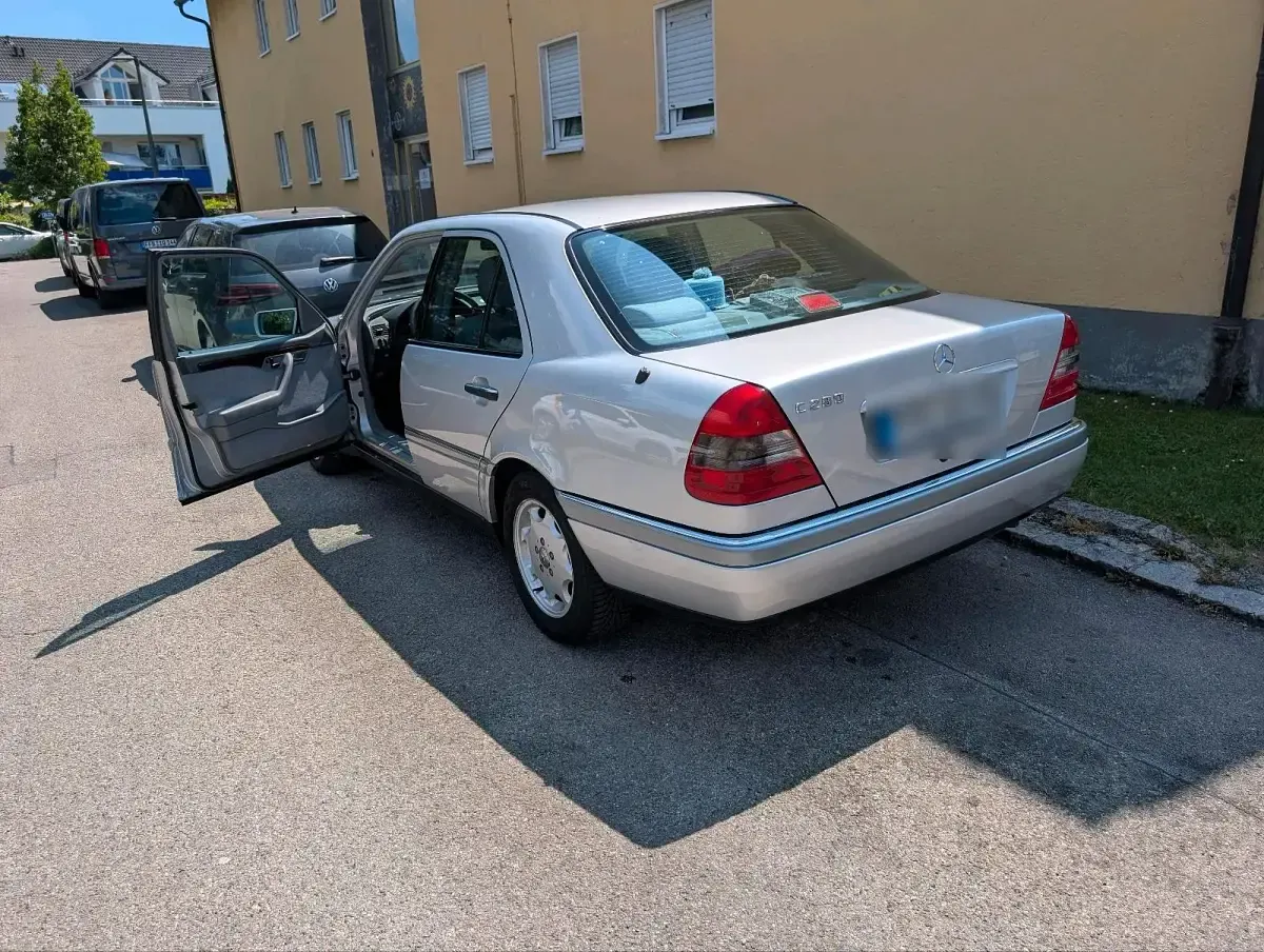 Gebraucht Mercedes C280 193 PS (141 kW) 1996 Silber Limousine