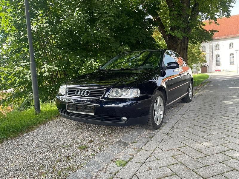 Blau Gebraucht 2003 Audi A3 Ambition Kleinwagen | 1.900 € (Guter Preis) - Bild 1/4
