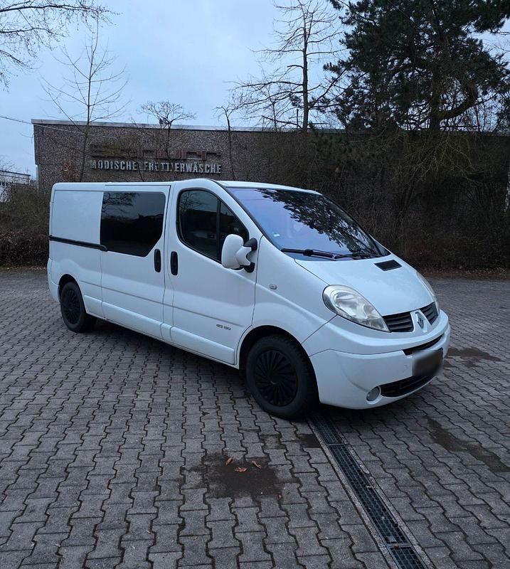 Second-hand Renault Trafic 145 CP (106 kW) 2009 Alb Monovolum