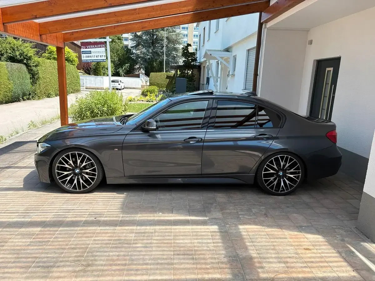 Gebraucht BMW 335 306 PS (225 kW) 2013 Grau Limousine