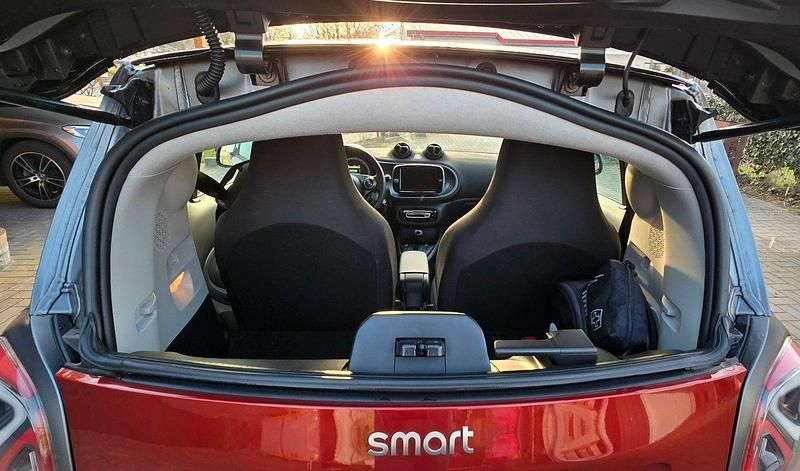 Gebraucht Smart ForTwo Coupé 60 kW (82 PS) 2020 Rot Coupé