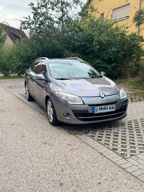 Gebraucht Renault Mégane III Dynamique 106 PS (77 kW) 2010 Grau Limousine