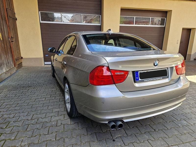 Second-hand BMW 325 218 CP (160 kW) 2010 Bej Berlinǎ