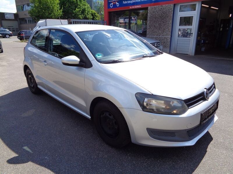 Silber Gebraucht 2011 VW Polo Trendline Limousine | 4.250 € (Fairer Preis) - Bild 1/4