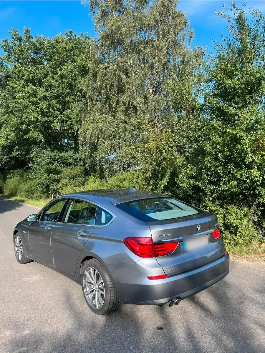 Gebraucht BMW 530 258 PS (189 kW) 2012 Grau Limousine
