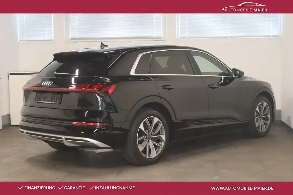 Usata Audi e-tron S-Line 300 kW (408 CV) 2023 Nero SUV