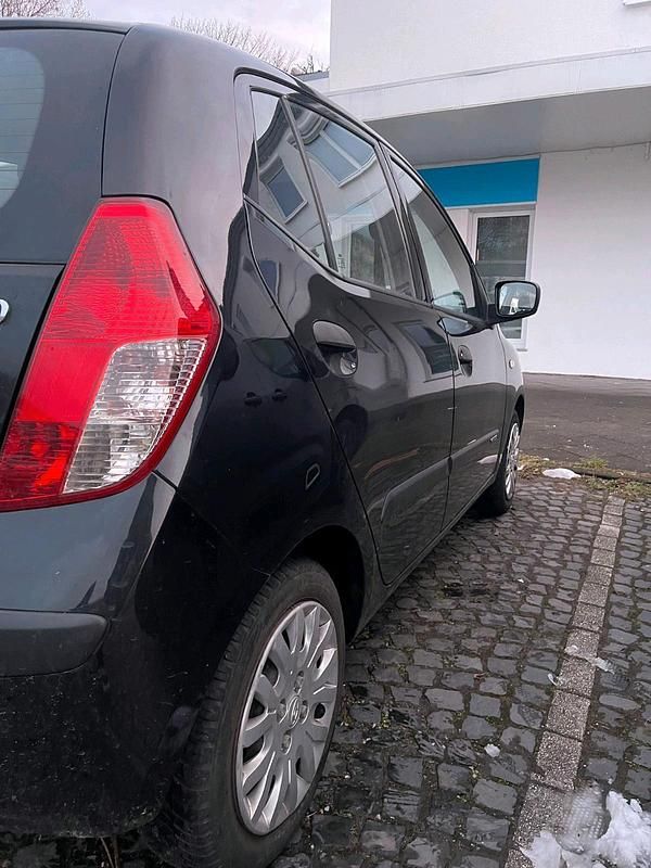 Gebraucht Hyundai i10 60 PS (44 kW) 2009 Schwarz Kleinwagen