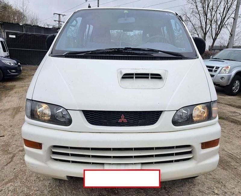 Occasion Mitsubishi Space Gear 99 ch (72 kW) 2001 Blanc Monospace