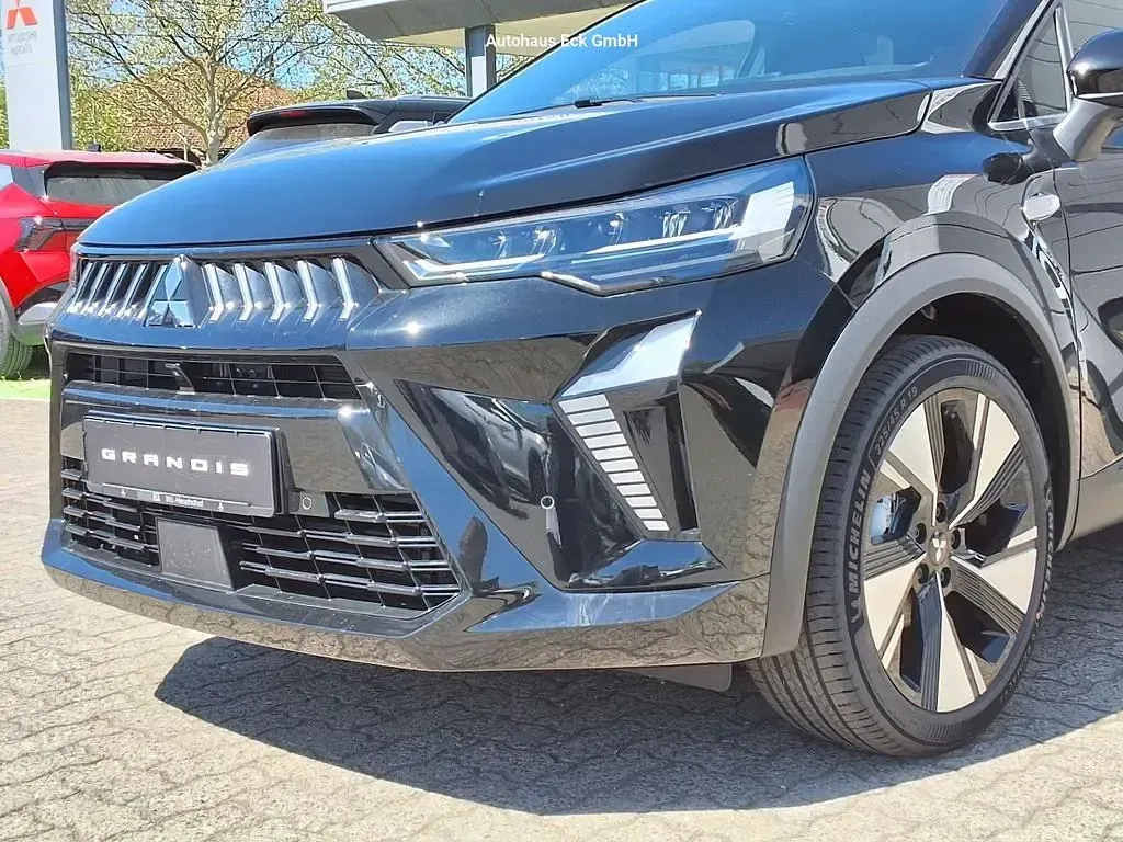 Neu Mitsubishi Grandis Edition 141 PS (103 kW) 2026 Schwarz SUV