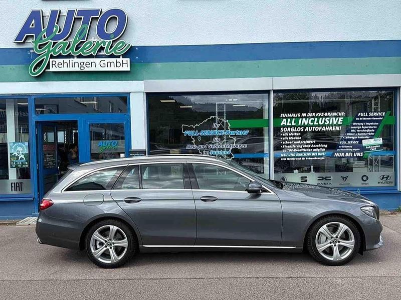 Grau Gebraucht 2017 Mercedes E350 Limousine | 33.590 € (Fairer Preis) - Bild 1/4