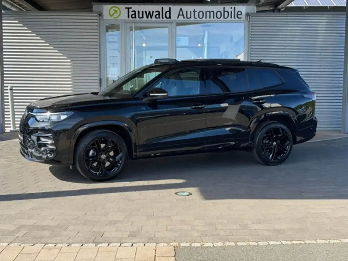 Gebraucht VW Tayron R-line 265 PS (194 kW) 2025 Schwarz SUV