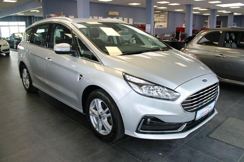 Gebraucht Ford S-MAX Titanium 150 PS (110 kW) 2023 Silber Van / Kleinbus