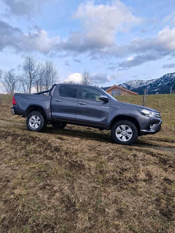 Gebraucht Toyota HiLux 150 PS (110 kW) 2020 Abholung