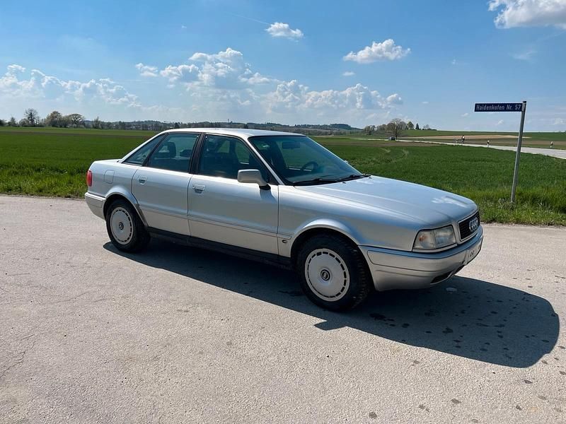 Gebraucht Audi 80 90 PS (66 kW) 1994 Silber Limousine