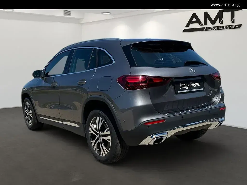 Gebraucht Mercedes GLA200 Progressive 163 PS (119 kW) 2025 Grau SUV