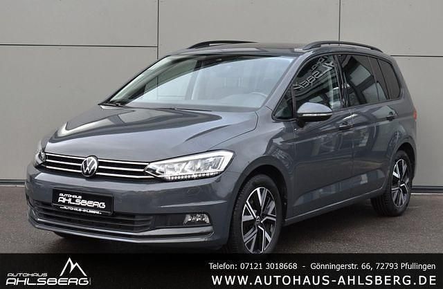 Delfingrau Gebraucht 2023 VW Touran Comfortline Van / Kleinbus | 35.500 € (Teuer) - Bild 1/4