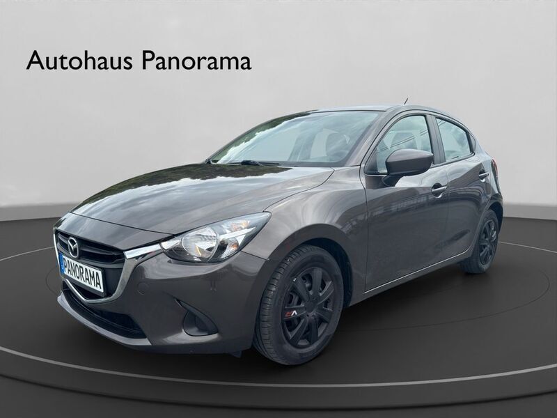 Titanium flash Gebraucht 2015 Mazda 2 Center-Line Limousine | 7.490 € (Fairer Preis) - Bild 1/4