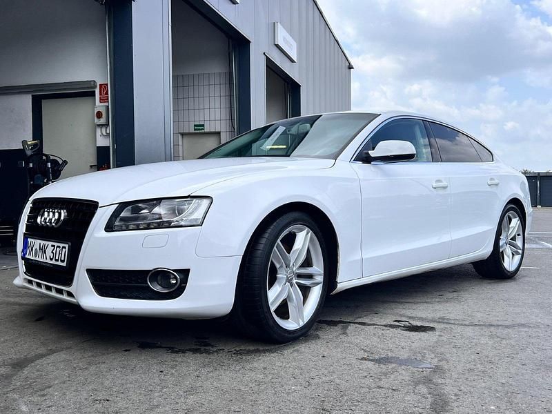 Weiß Gebraucht 2009 Audi A5 Coupé | 5.500 € (Superpreis) - Bild 1/4
