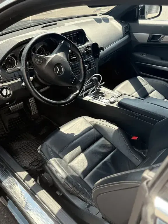 Gebraucht Mercedes E250 Avantgarde 204 PS (150 kW) 2009 Schwarz Coupé