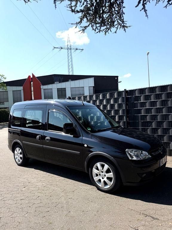 Second-hand Opel Combo 75 CP (55 kW) 2008 Negru Monovolum