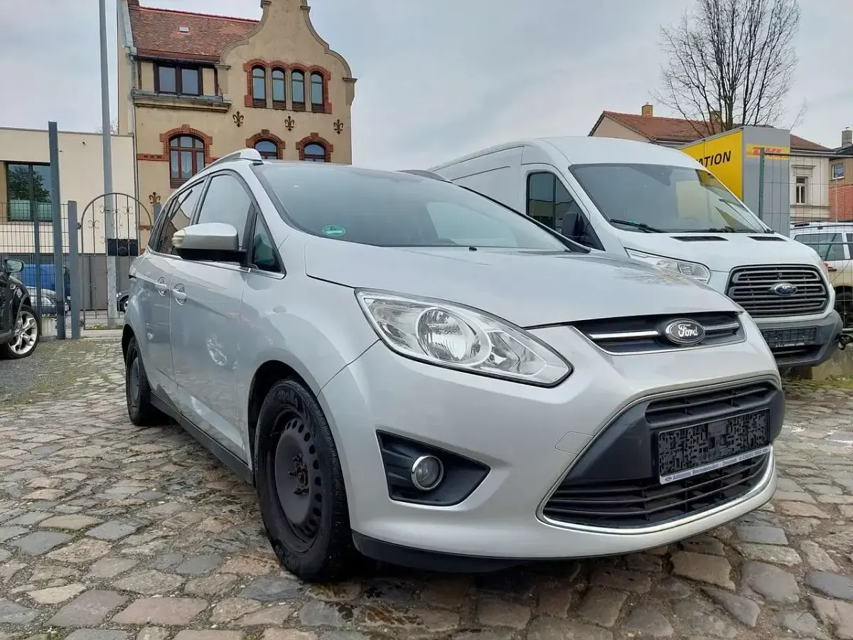Gebraucht Ford Grand C-Max Champions Edition 140 PS (102 kW) 2012 Polarsilber metallic Van / Kleinbus