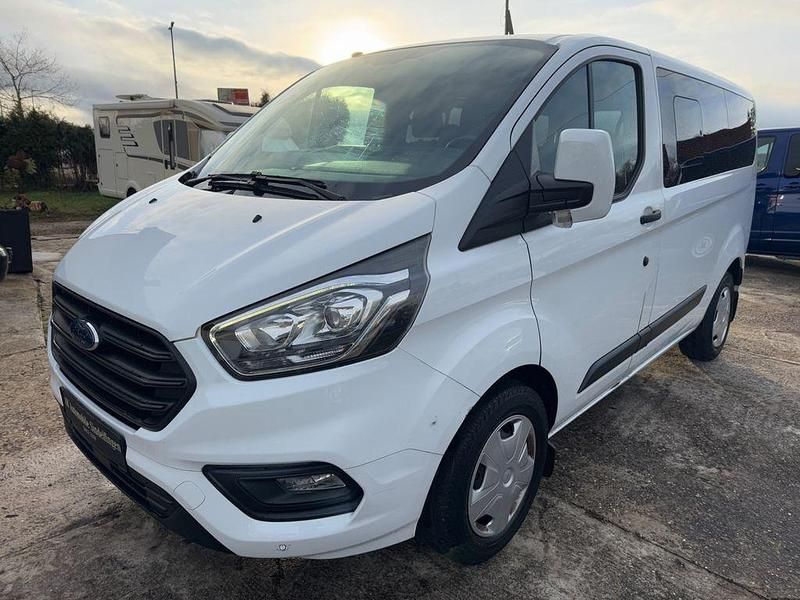 Weiß Gebraucht 2018 Ford Transit Trend Van / Kleinbus | 17.950 € (Fairer Preis) - Bild 1/4