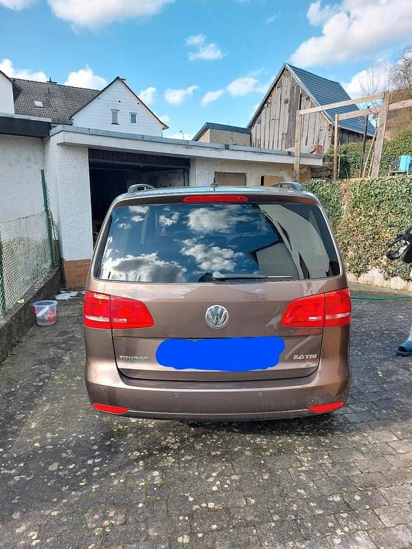 Gebraucht VW Touran 140 PS (102 kW) 2013 Braun Van / Kleinbus