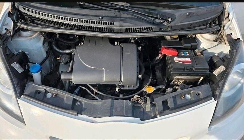 Gebraucht Toyota Aygo 68 PS (50 kW) 2009 Weiß Kleinwagen