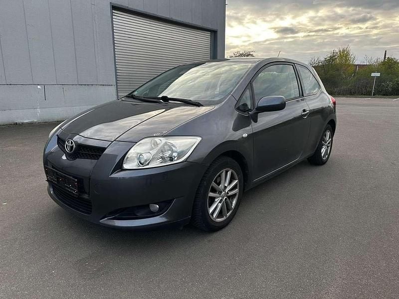 Gebraucht Toyota Auris Life 101 PS (74 kW) 2009 Grey metallic Kleinwagen