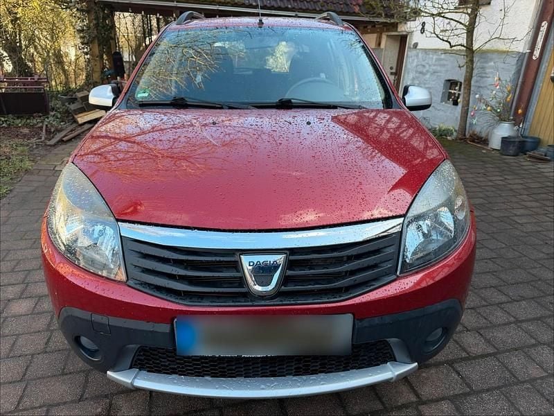 Gebraucht Dacia Sandero Stepway 85 PS (62 kW) 2012 Rot Limousine