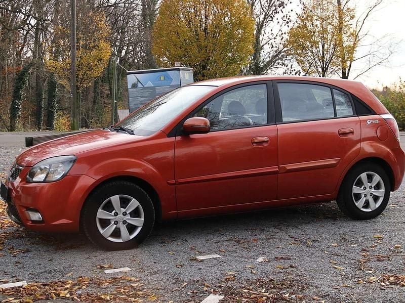 Gebraucht Kia Rio 98 PS (72 kW) 2010 Orange Kleinwagen