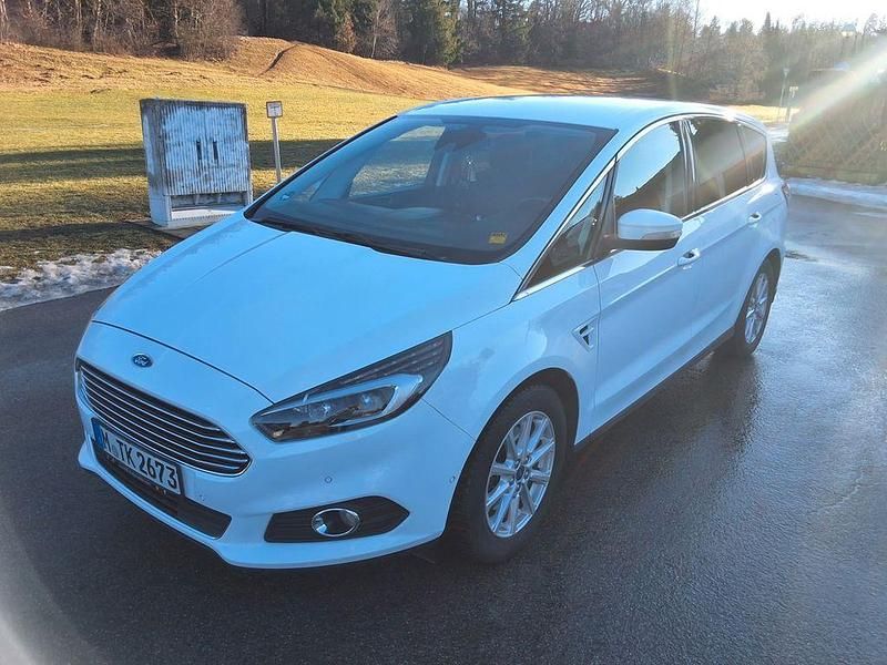 Gebraucht Ford S-MAX Titanium 150 PS (110 kW) 2015 Weiß Van / Kleinbus