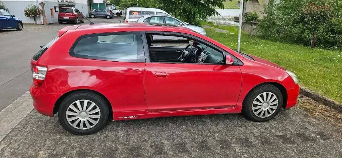 Usata Honda Civic 110 CV (80 kW) 2005 Rosso Utilitaria