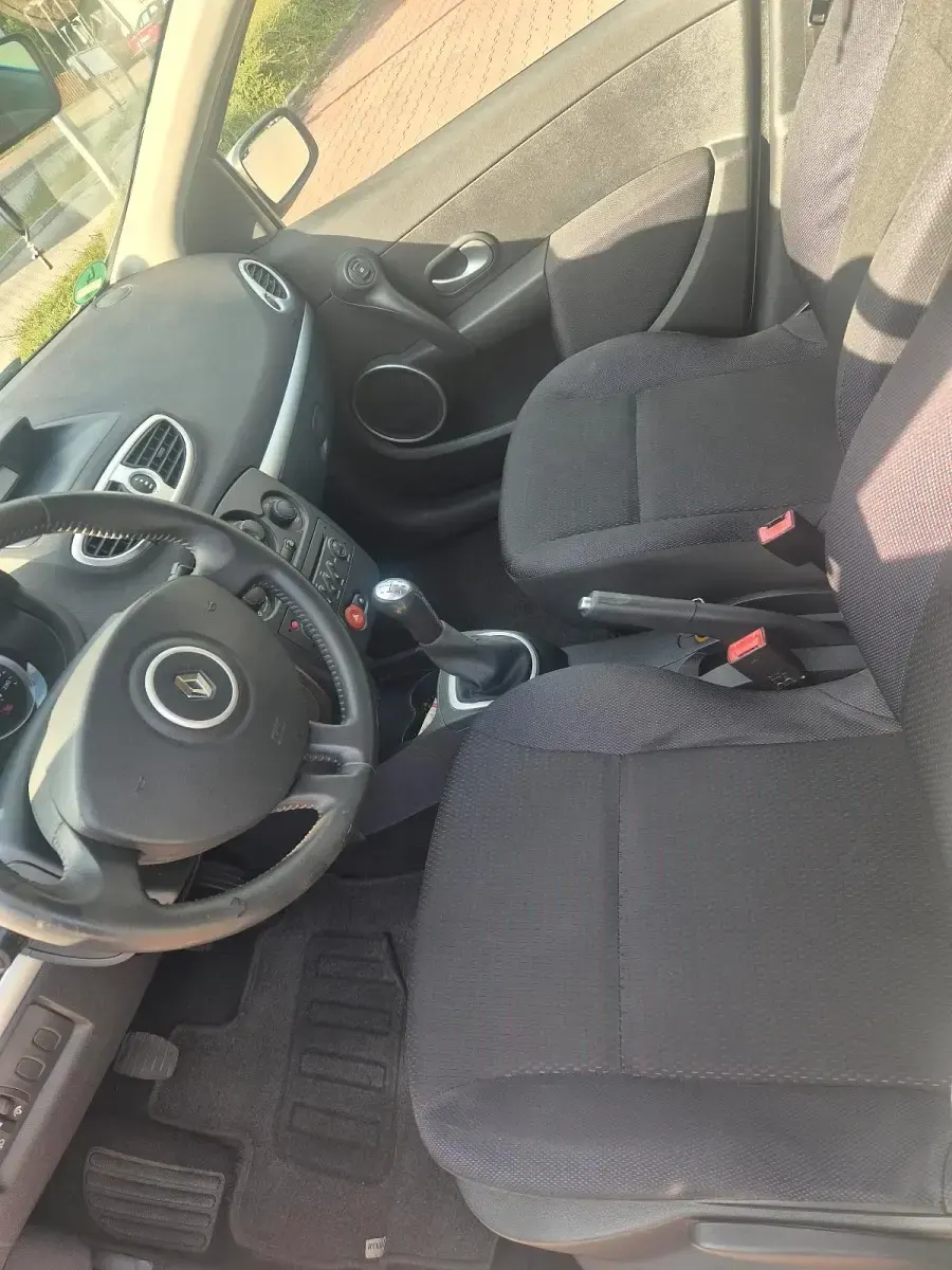 Gebraucht Renault Clio III 101 PS (74 kW) 2008 Weiß Limousine