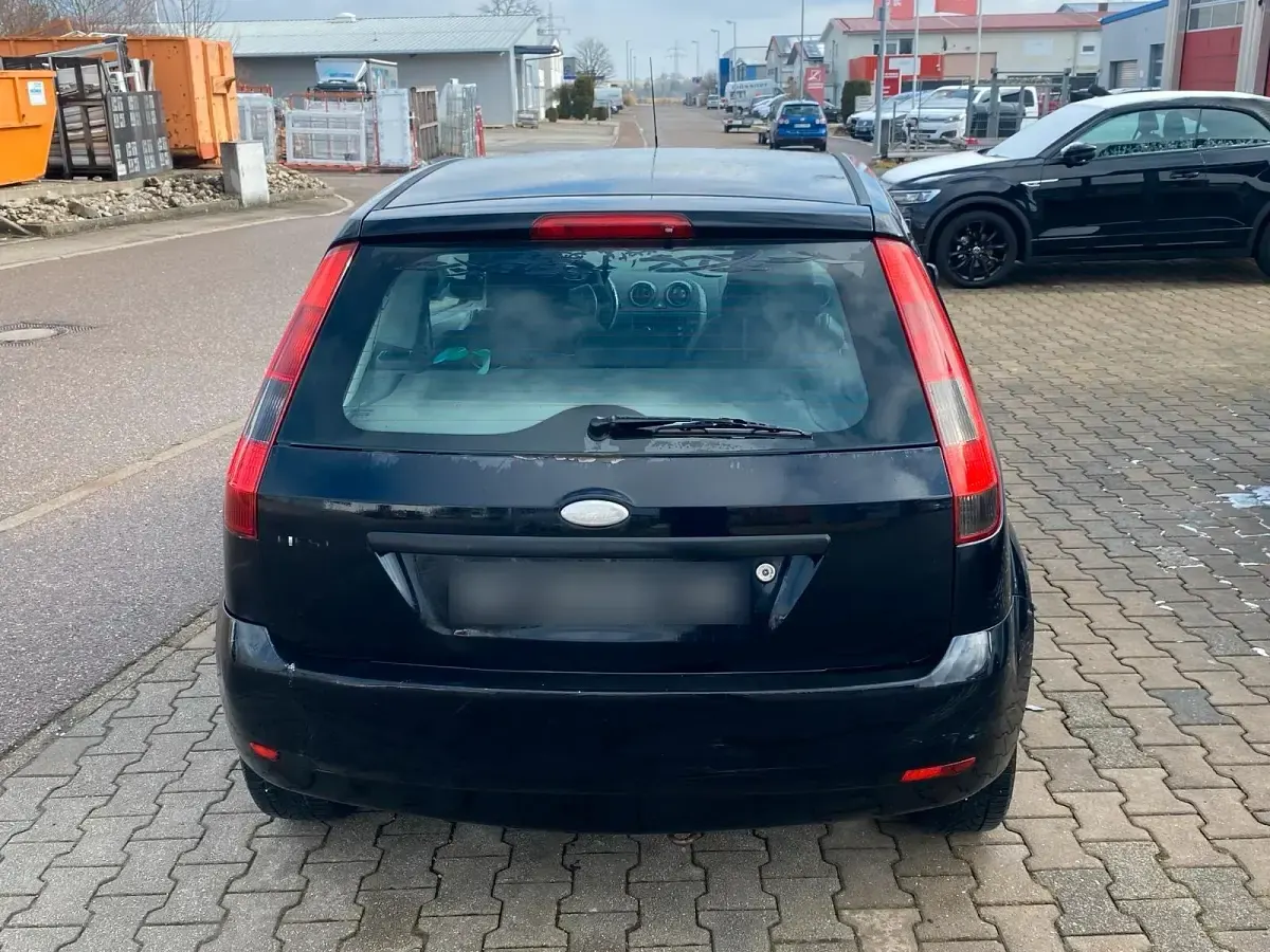 Usata Ford Fiesta 80 CV (58 kW) 2003 Nero Utilitaria