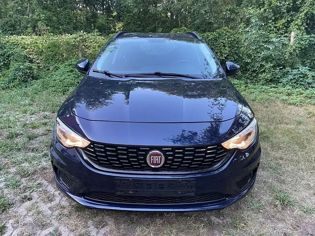 Gebraucht Fiat Tipo Pop 95 PS (69 kW) 2017 Blau Limousine