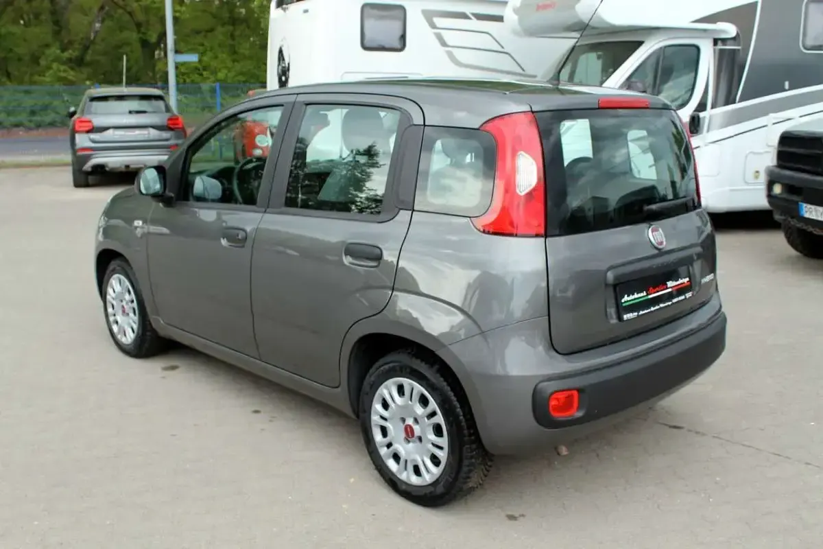 Gebraucht Fiat Panda 69 PS (50 kW) 2022 Colosseeo grau Kleinwagen