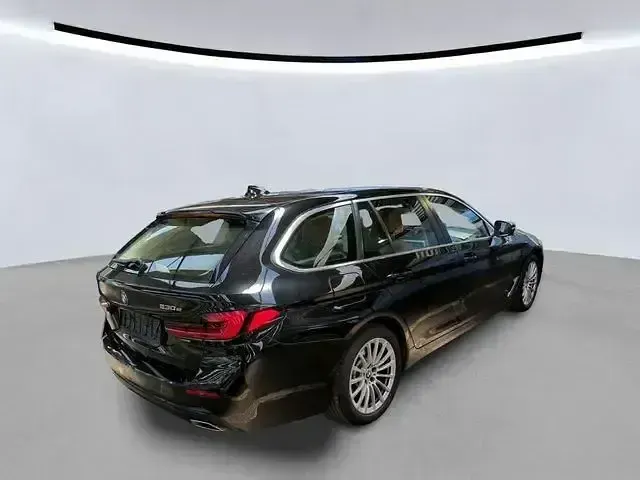 Gebraucht BMW 530e Sport Line 292 PS (214 kW) 2021 Schwarz Limousine