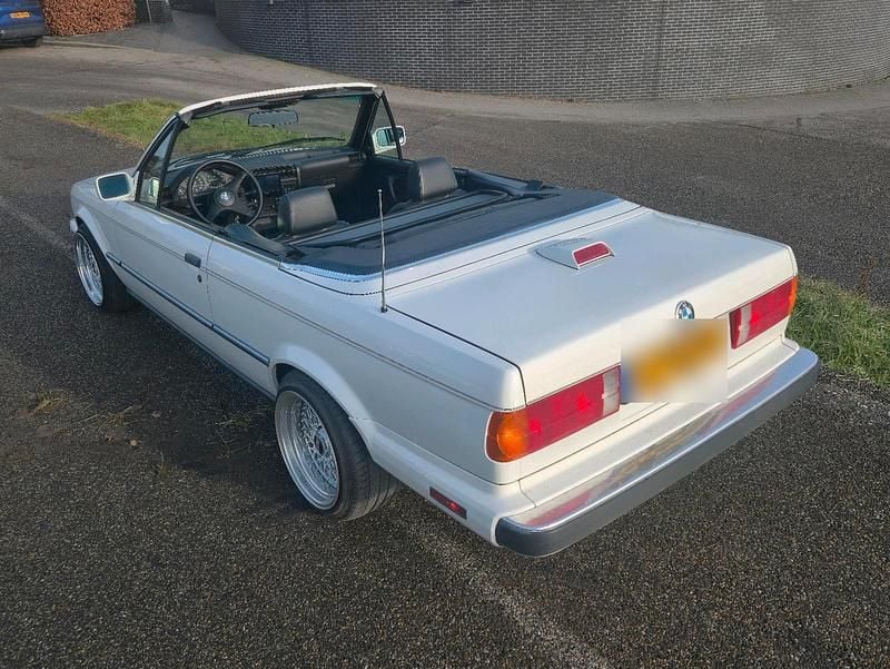 Gebraucht BMW 325 Cabriolet Performance 171 PS (125 kW) 1987 Weiß Cabrio