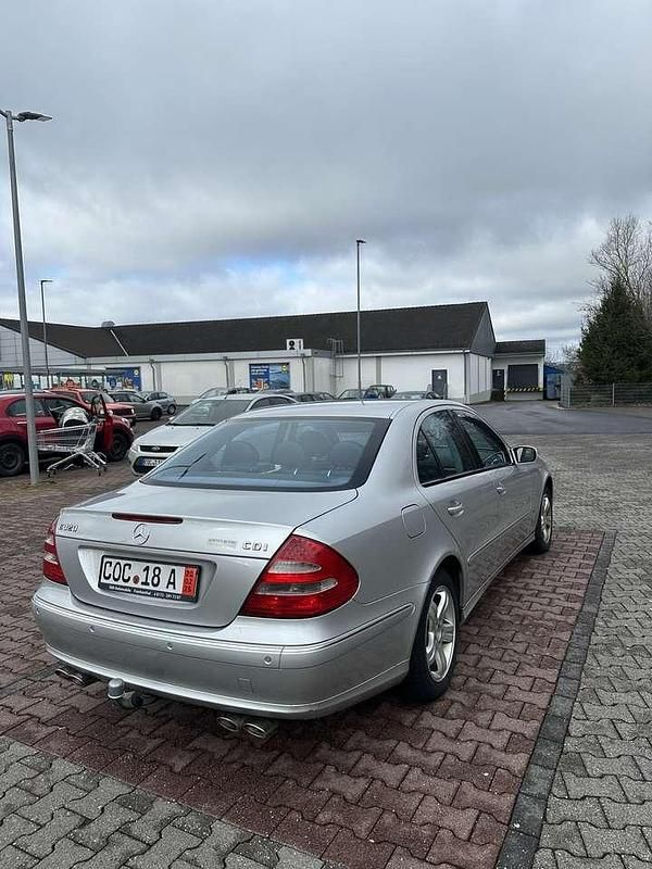 Gebraucht Mercedes E320 Avantgarde 204 PS (150 kW) 2004 Limousine