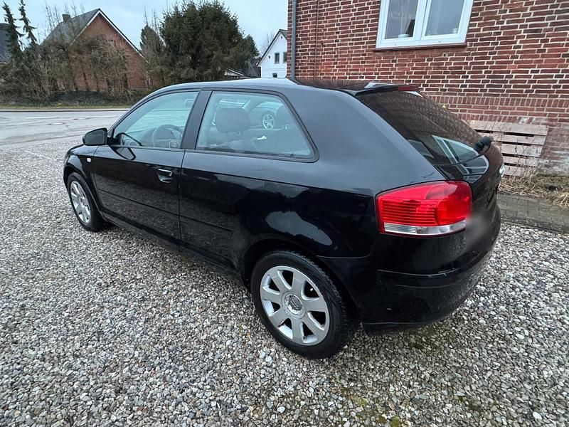 Gebraucht Audi A3 101 PS (74 kW) 2004 Schwarz Kleinwagen