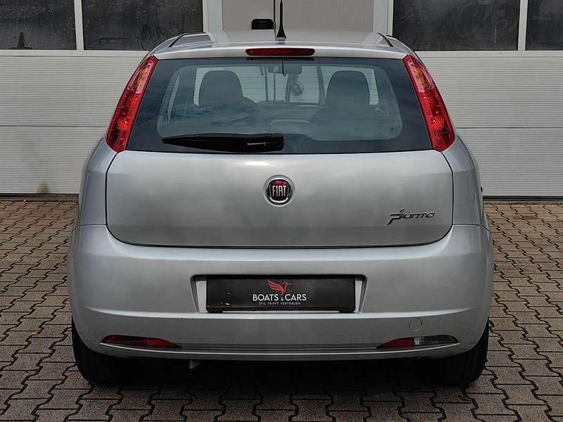 Gebraucht Fiat Grande Punto Pop 69 PS (50 kW) 2013 Reflexsilber Kleinwagen