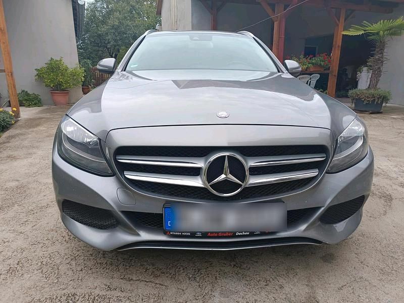 Beige Gebraucht 2015 Mercedes C220 Kombi | 14.999 € - Bild 1/4