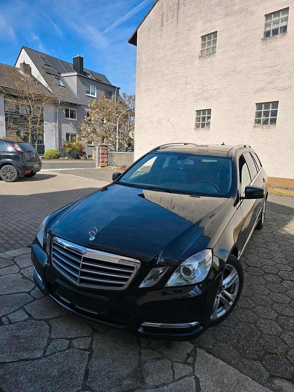 Gebraucht Mercedes E300 Avantgarde 231 PS (169 kW) 2012 Schwarz Kombi
