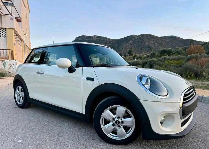 Beige Gebraucht 2019 Mini One D Kleinwagen | 9.999 € - Bild 1/4